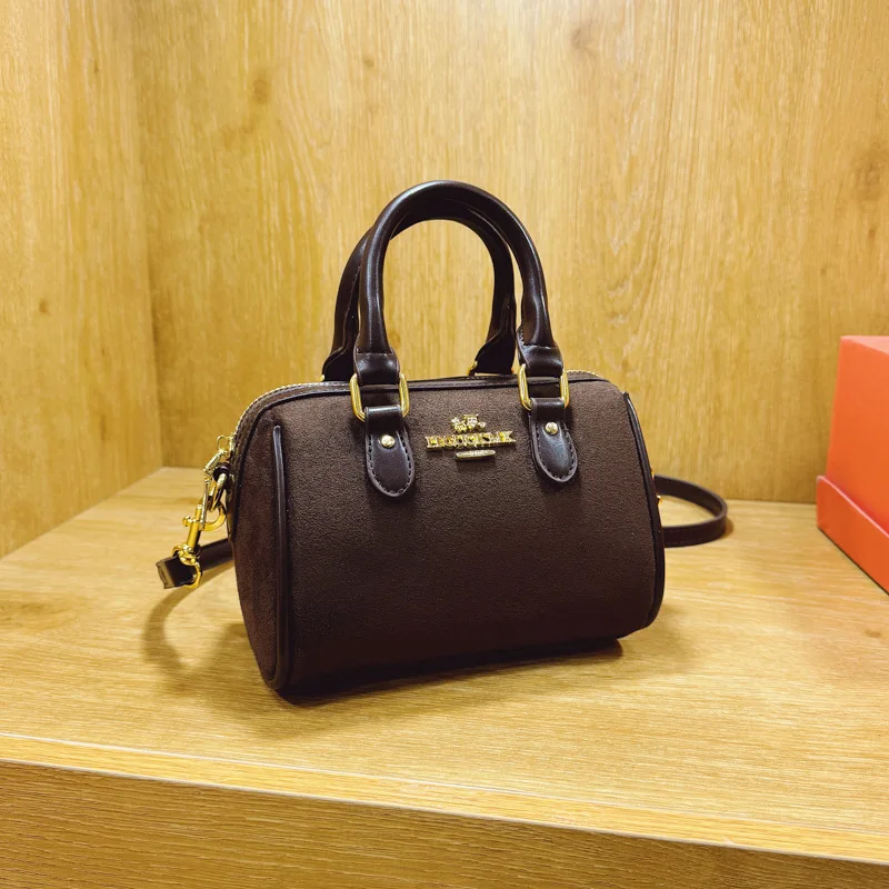 2025 New Matte Vintage Shoulder Bag for Women, Textured Top Handle Crossbody Purse, Extremely Sophisticated & Versatile
2025 New Matte Vintage Shoulder Bag for Women, Textured Top Handle Crossbody Purse, Extremely Sophisticated & Versatile