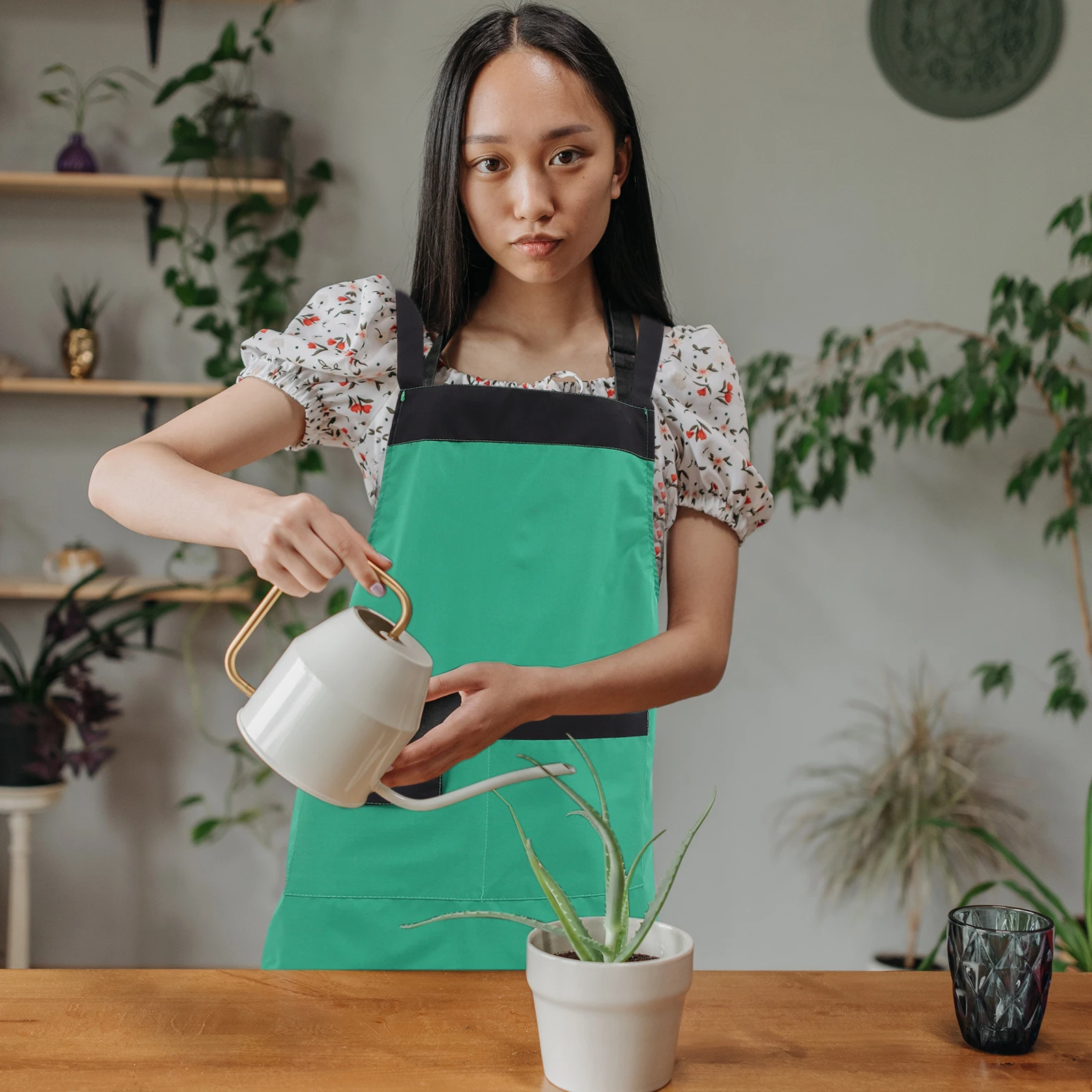 Waterproof Apron for Home Cooking PVC Coffee Kitchen Household Products Women Chef Waitress Barbecue Restaurant
Waterproof Apron for Home Cooking PVC Coffee Kitchen Household Products Women Chef Waitress Barbecue Restaurant