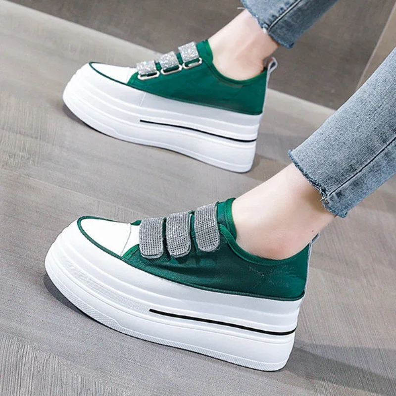 Stylish High on Platform Rhinestone Shoes for Women Korean Cheap Fashion 2025 Aesthetic Original New Arrival Sale Woman Footwear
Stylish High on Platform Rhinestone Shoes for Women Korean Cheap Fashion 2025 Aesthetic Original New Arrival Sale Woman Footwear