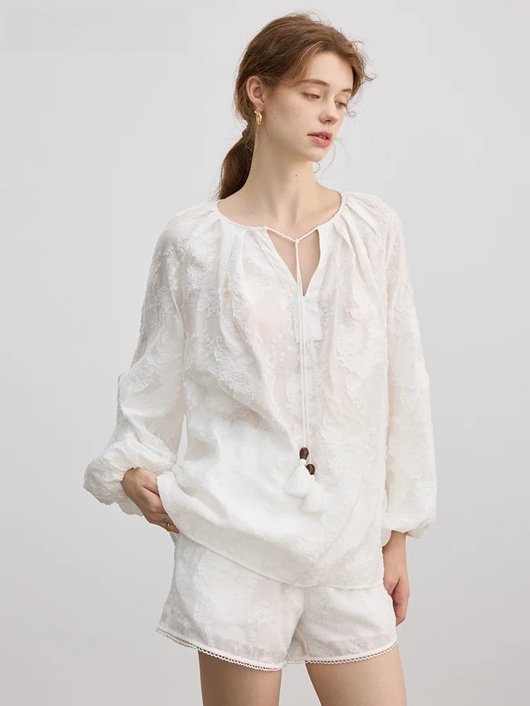 New Chinese Style Women's Summer 2026 V-neck Loose Embroidered Floral Print Shirt Shorts Two-piece Set Fashionable Casual Wear
New Chinese Style Women's Summer 2026 V-neck Loose Embroidered Floral Print Shirt Shorts Two-piece Set Fashionable Casual Wear