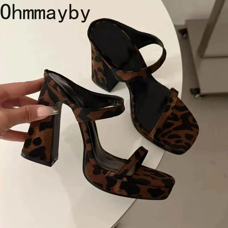 Летние женские шлепанцы с леопардовым принтом, на толстом каблуке, с открытым носком, для банкетов и вечеринок, сексуальные мюли-слайды
Летние женские шлепанцы с леопардовым принтом, на толстом каблуке, с открытым носком, для банкетов и вечеринок, сексуальные мюли-слайды