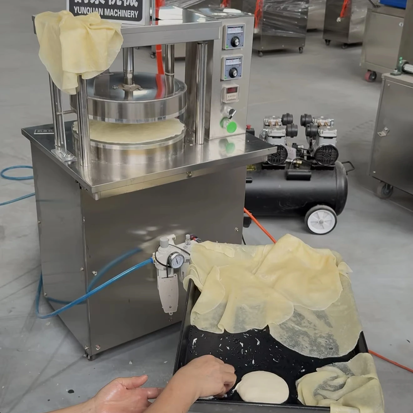 High-quality 304 Stainless Steel 60cm Size Making Machine For Home Use Cooker Rotimatic Automatic Roti Maker
High-quality 304 Stainless Steel 60cm Size Making Machine For Home Use Cooker Rotimatic Automatic Roti Maker