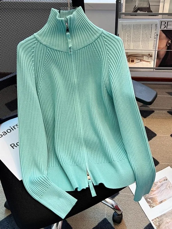 Mint Green High Collar Shoulder Length Knitted Sweater Coat Women's Double Zipper Flip Collar Knit Open Cardigan Spring 2026
Mint Green High Collar Shoulder Length Knitted Sweater Coat Women's Double Zipper Flip Collar Knit Open Cardigan Spring 2026
