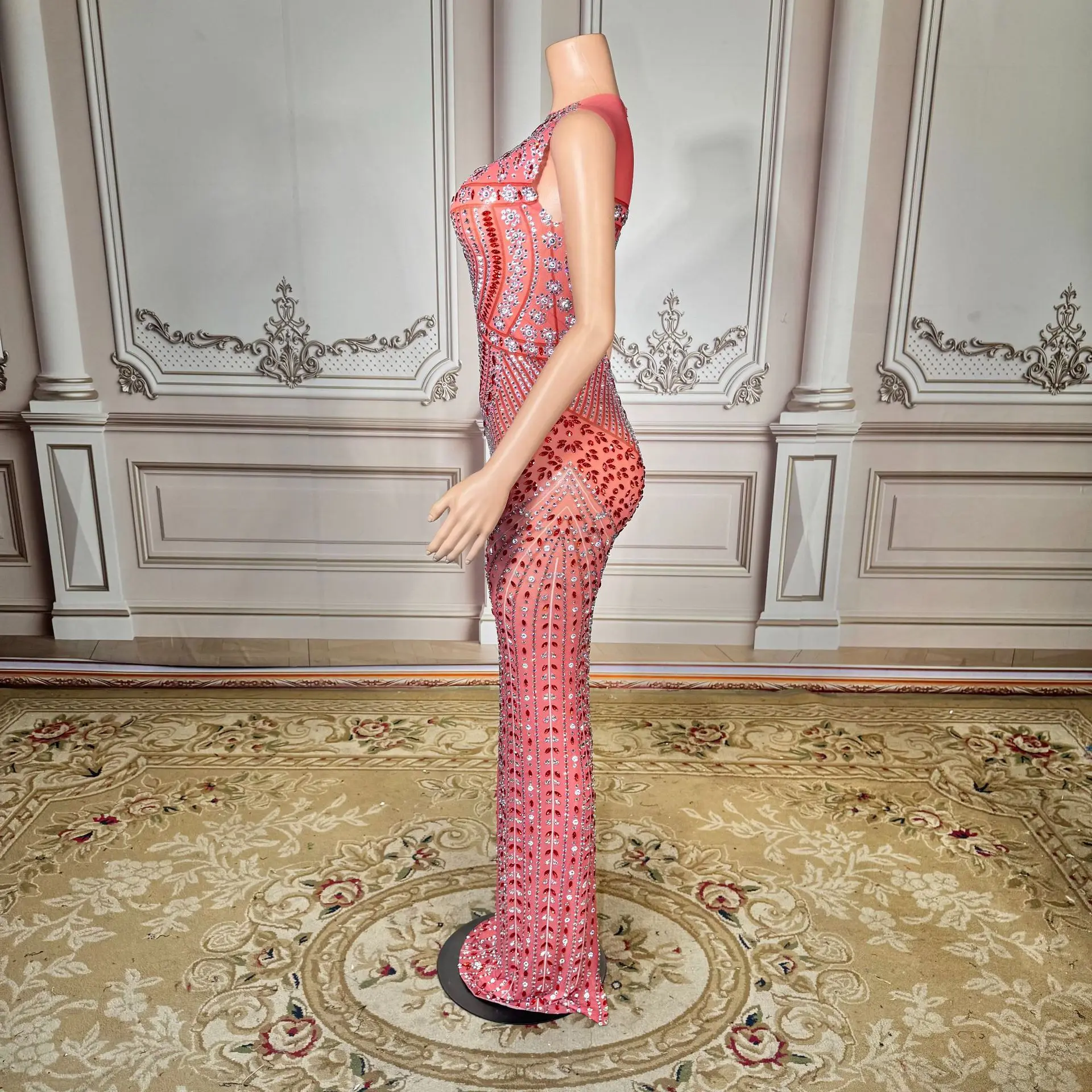 2026 New Sexy Red Rhinestone Evening Gown for Formal Events Wedding Stage Performances and Club Shows
2026 New Sexy Red Rhinestone Evening Gown for Formal Events Wedding Stage Performances and Club Shows