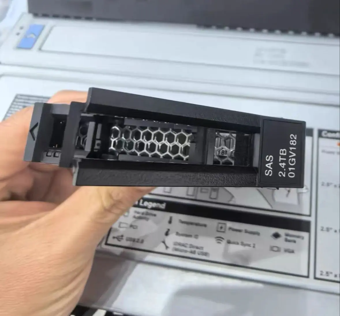 For 7XB7A00069 01GV182 2.4TB 2.4T 10K SAS server hard drive
For 7XB7A00069 01GV182 2.4TB 2.4T 10K SAS server hard drive