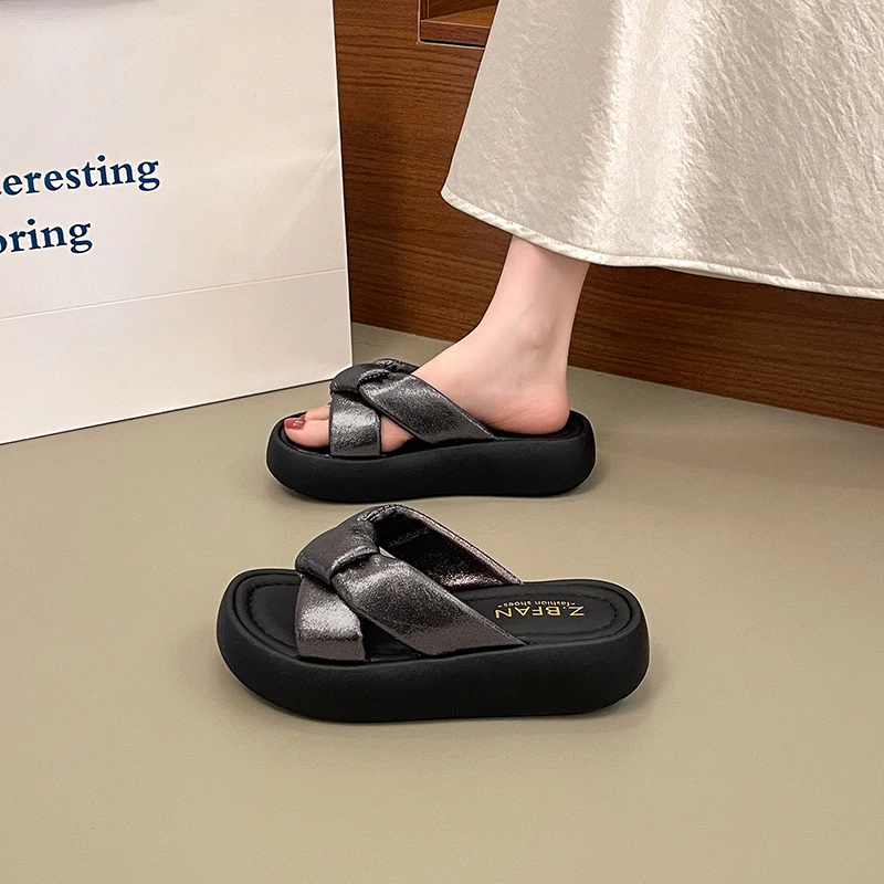 Anti Collision Toe Design Women Summer Sandals Flat Casual Anti Slip Student Daily Wear Shoes
Anti Collision Toe Design Women Summer Sandals Flat Casual Anti Slip Student Daily Wear Shoes