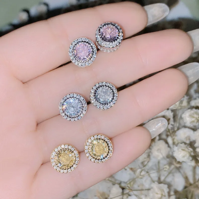 MDL Moissanite StyleTiktok Explosive Full Diamond Earrings Micro-set Gold And Yellow Zirconium Hip-hop Hipster Round Earrings
MDL Moissanite StyleTiktok Explosive Full Diamond Earrings Micro-set Gold And Yellow Zirconium Hip-hop Hipster Round Earrings