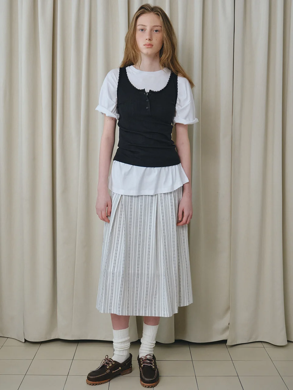 Noxiao La Design Spring Summer 2026 Striped Academy Style Half Skirt Casual High Waist A-Line Skirt Polyester Cotton Blend
Noxiao La Design Spring Summer 2026 Striped Academy Style Half Skirt Casual High Waist A-Line Skirt Polyester Cotton Blend