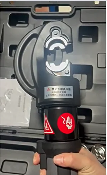 Portable Charging Hydraulic Clamp Electric Straight Shank Opening Mini Pressure Clamp ES400B Small Lithium Battery
Portable Charging Hydraulic Clamp Electric Straight Shank Opening Mini Pressure Clamp ES400B Small Lithium Battery