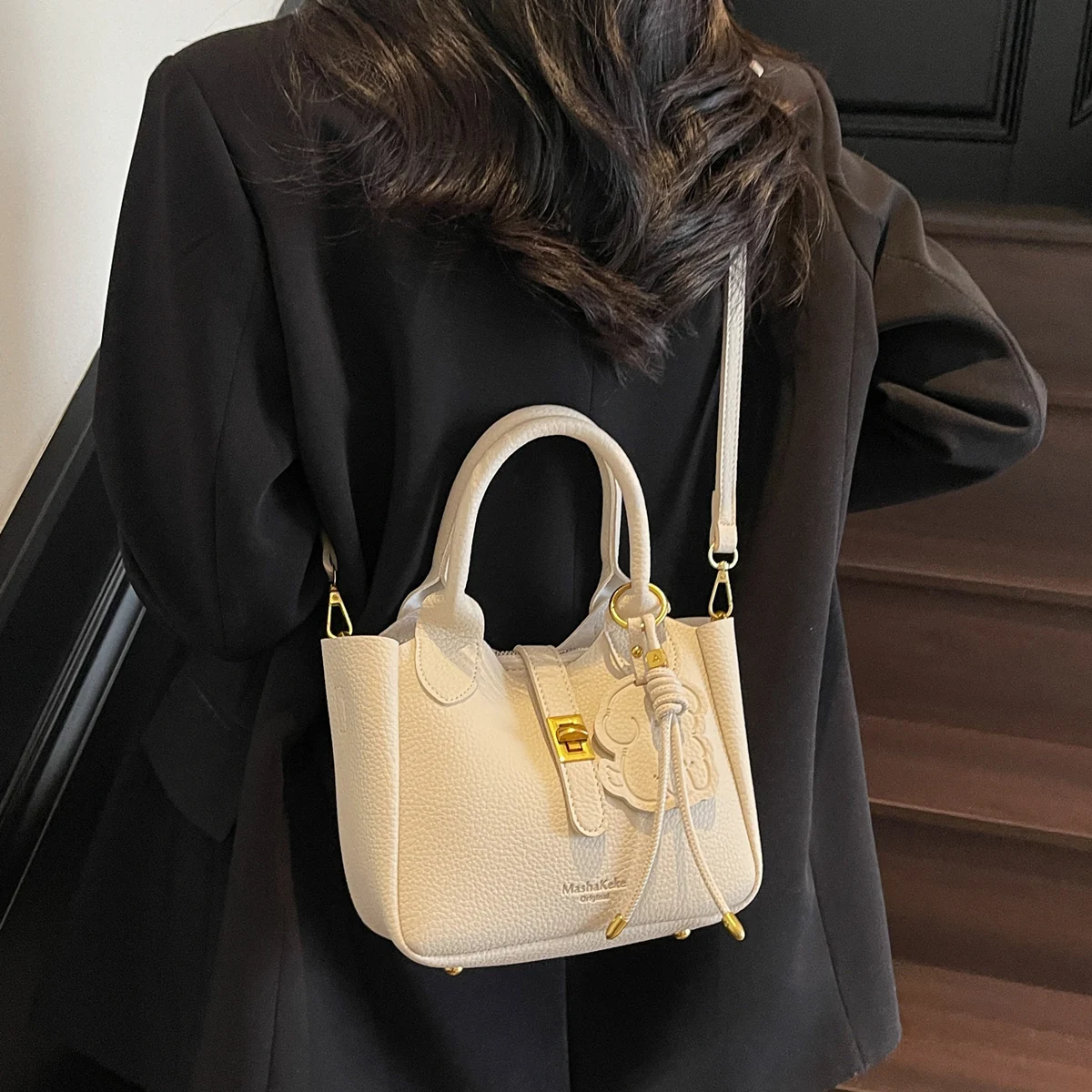 New PU Leather Women's Fashion Trendy Single Shoulder Crossbody Bag Simple Casual Versatile Commuting Storage Bucket Bags
New PU Leather Women's Fashion Trendy Single Shoulder Crossbody Bag Simple Casual Versatile Commuting Storage Bucket Bags