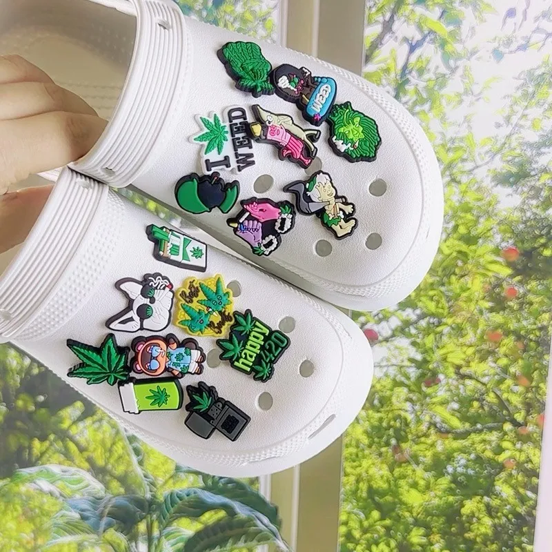 16 шт., модные подвески для обуви, набор аксессуаров, пряжка для обуви с отверстиями, креативные мультяшные зеленые растения, украшения для обуви «сделай сам», детский праздничный подарок
16 шт., модные подвески для обуви, набор аксессуаров, пряжка для обуви с отверстиями, креативные мультяшные зеленые растения, украшения для обуви «сделай сам», детский праздничный подарок