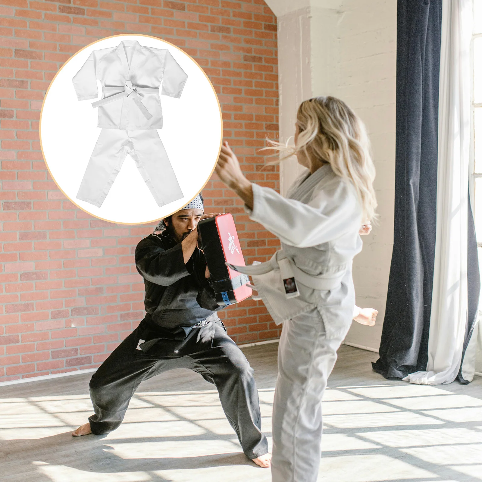 1Set Professional Karate Uniform Soft Breathable Fabric for Kids Adults Martial Arts Training Karate Taekwondo Suit Belt White
1Set Professional Karate Uniform Soft Breathable Fabric for Kids Adults Martial Arts Training Karate Taekwondo Suit Belt White