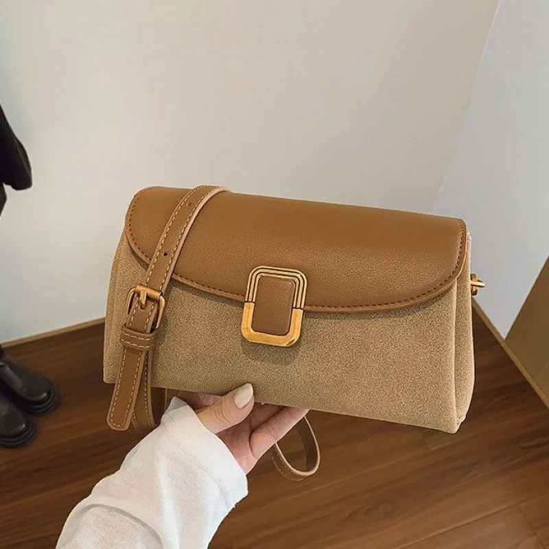 Элитная женская большая сумка из кожи из микрофибры с высококачественным португальским элегантным винтажным легким мягким виглядом
Элитная женская большая сумка из кожи из микрофибры с высококачественным португальским элегантным винтажным легким мягким виглядом 