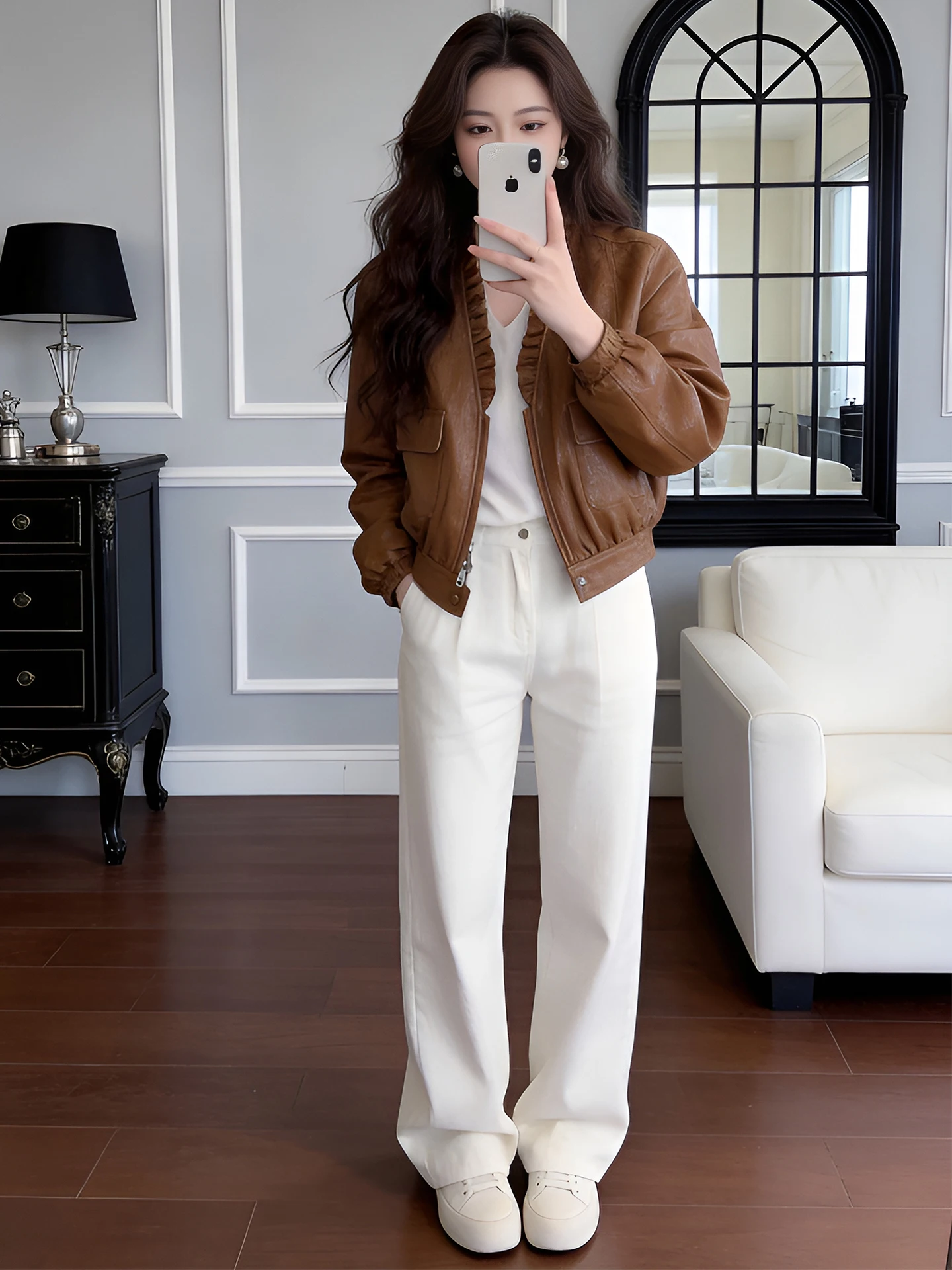 Elegant Retro Leather Jacket Women's Casual Short Style Spring Autumn New Fashion Versatile Top Zipper Closure Long Sleeve
Elegant Retro Leather Jacket Women's Casual Short Style Spring Autumn New Fashion Versatile Top Zipper Closure Long Sleeve