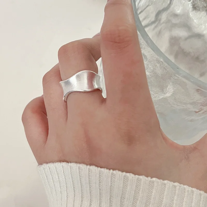 Fashionable Wide Matte Texture Exaggerated Ring Women's Fashion Niche Irregular Ring Jewelry Gift
Fashionable Wide Matte Texture Exaggerated Ring Women's Fashion Niche Irregular Ring Jewelry Gift