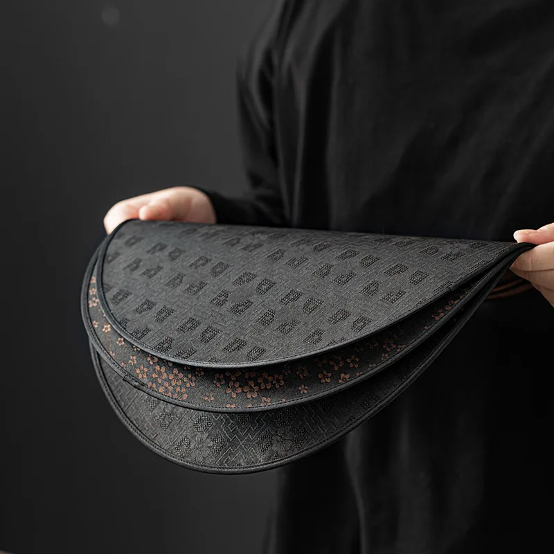 Tea party high-end light luxury Zen tea pad double-sided waterproof dry brewing table round pot bearing tea set accessories
Tea party high-end light luxury Zen tea pad double-sided waterproof dry brewing table round pot bearing tea set accessories
