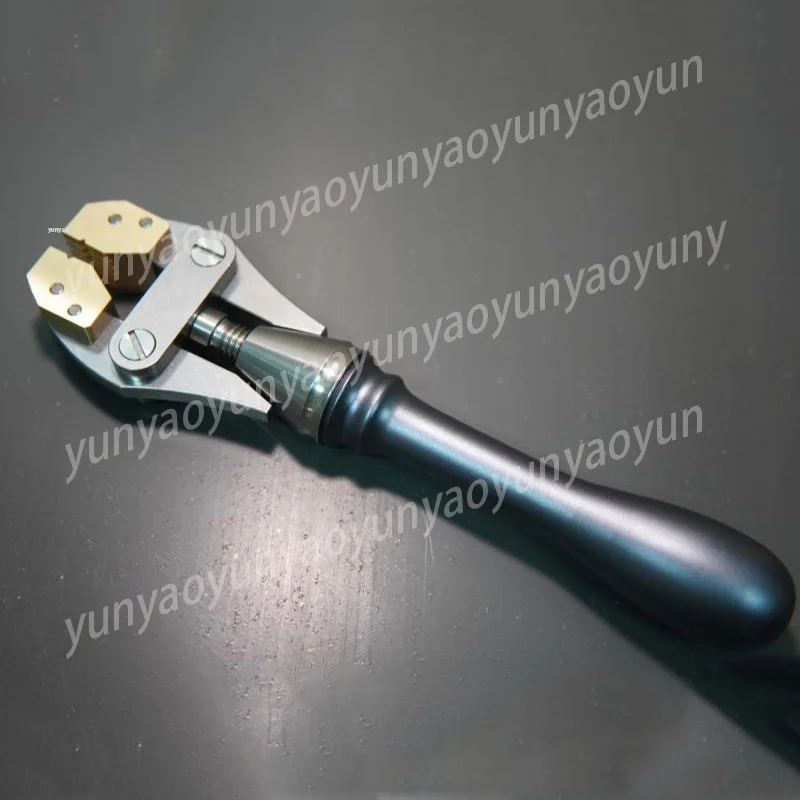 DIY handheld vise jewelry watch hand workpiece clamp crab claw pliers clamping tool
DIY handheld vise jewelry watch hand workpiece clamp crab claw pliers clamping tool