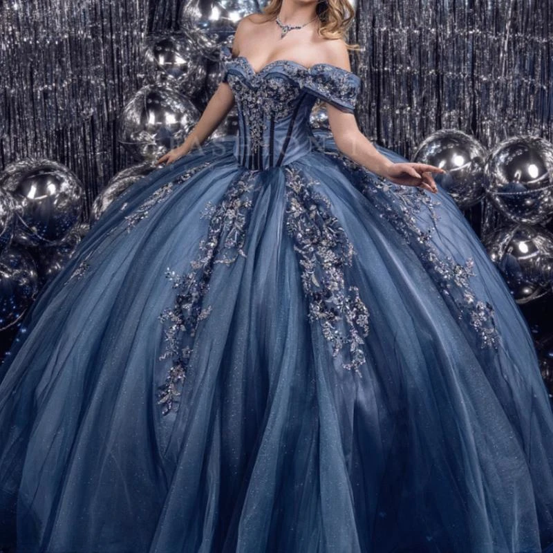 Темно-синее блестящее платье Quinceanera, бальное платье с открытыми плечами и блестками, аппликациями, кружевными бусинами, тюлевым платьем Sweet 16, Vestidos 15 De Anos
Темно-синее блестящее платье Quinceanera, бальное платье с открытыми плечами и блестками, аппликациями, кружевными бусинами, тюлевым платьем Sweet 16, Vestidos 15 De Anos
