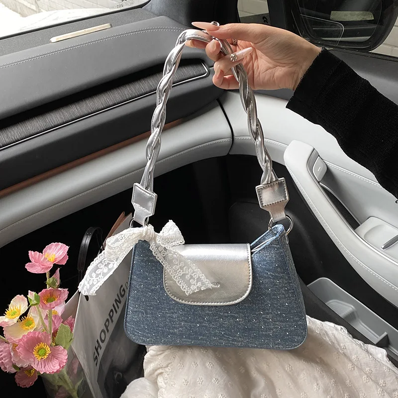 2025 underarm bag new denim style fashionable diamond-patterned twisted butterfly accessories shoulder bag
2025 underarm bag new denim style fashionable diamond-patterned twisted butterfly accessories shoulder bag
