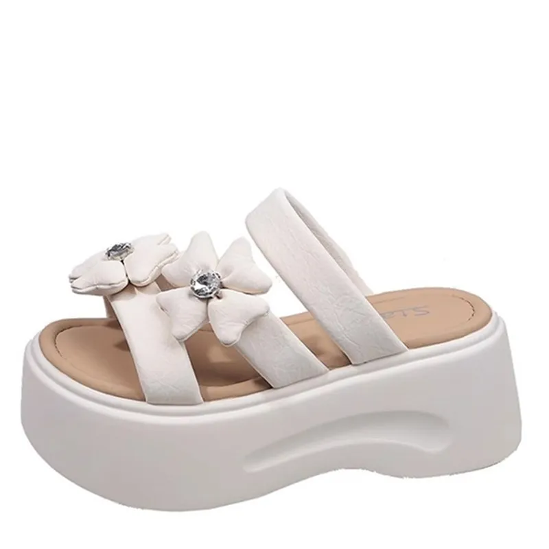 Diamond Flower Slippers Women's Summer New Fashion Beach Sandals Thick Bottom Outdoor Wear Microfiber Leather Slip-On Shoes
Diamond Flower Slippers Women's Summer New Fashion Beach Sandals Thick Bottom Outdoor Wear Microfiber Leather Slip-On Shoes
