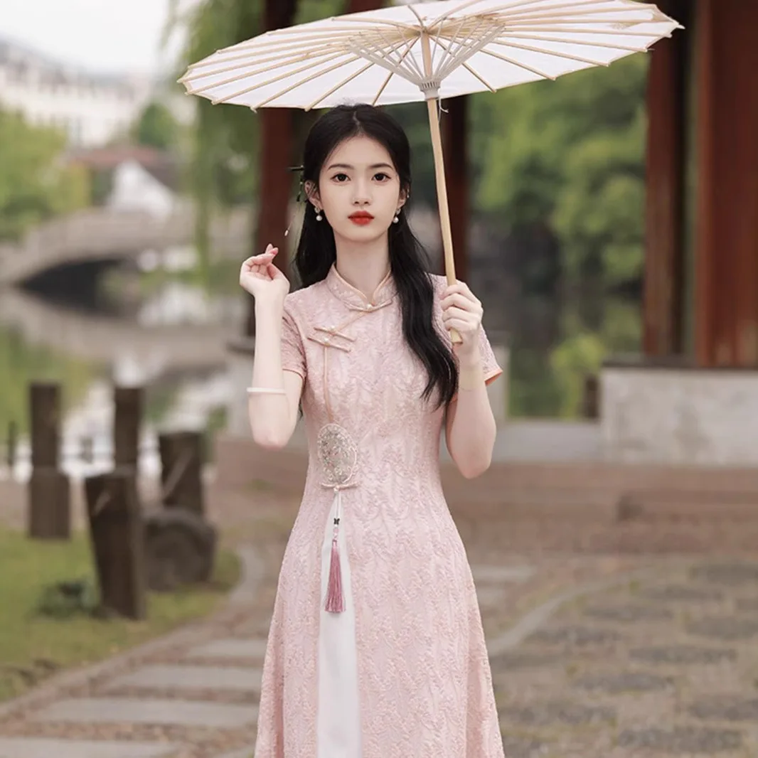 Новое китайское кружевное ципао для молодых женщин, улучшенная повседневная версия, осенняя новинка, из полиэфирного волокна, в стиле ретро
Новое китайское кружевное ципао для молодых женщин, улучшенная повседневная версия, осенняя новинка, из полиэфирного волокна, в стиле ретро