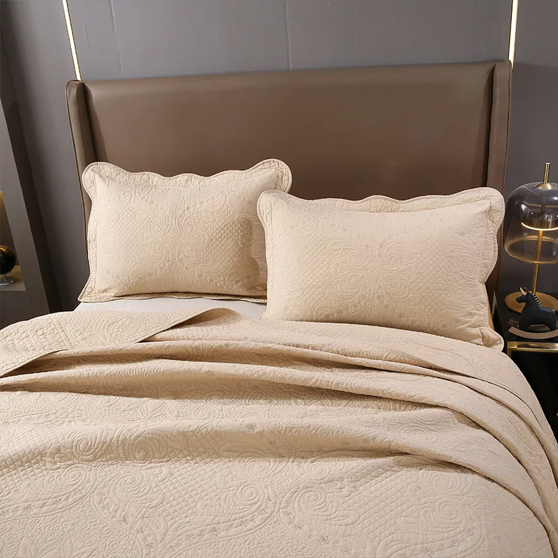 Simple Solid Color Quilted Bedspread Set 3Pcs King Queen Size, 3D Embroidery Pure Cotton Quilt, Air Conditioning Blanket for Bed
Simple Solid Color Quilted Bedspread Set 3Pcs King Queen Size, 3D Embroidery Pure Cotton Quilt, Air Conditioning Blanket for Bed