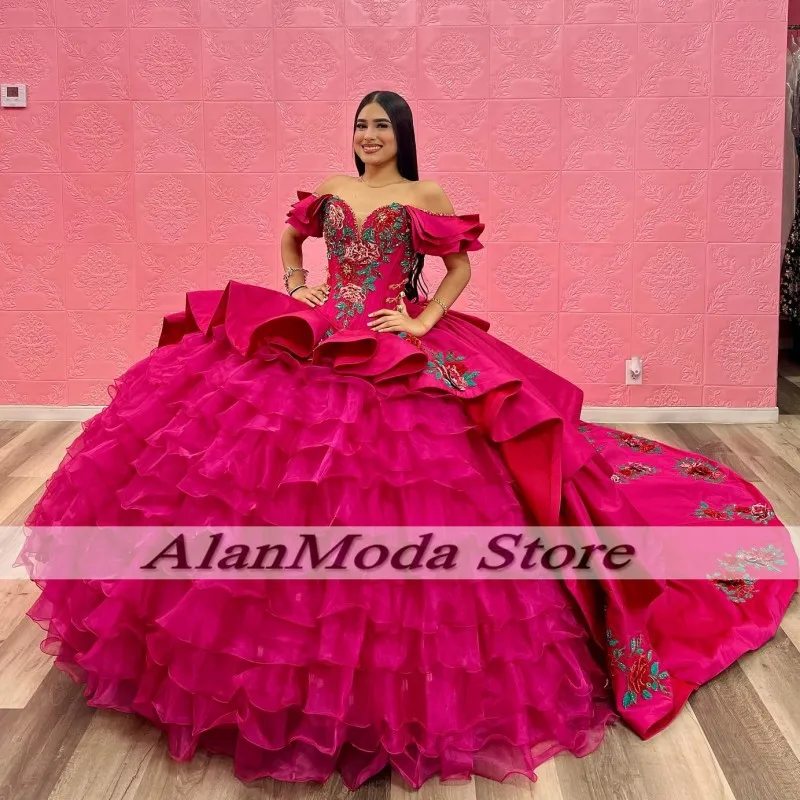 Роскошное ярко-розовое платье Quinceanera с открытыми плечами и цветочной аппликацией платье для дня рождения с коротким рукавом Vestido 15 лет lila
Роскошное ярко-розовое платье Quinceanera с открытыми плечами и цветочной аппликацией платье для дня рождения с коротким рукавом Vestido 15 лет lila