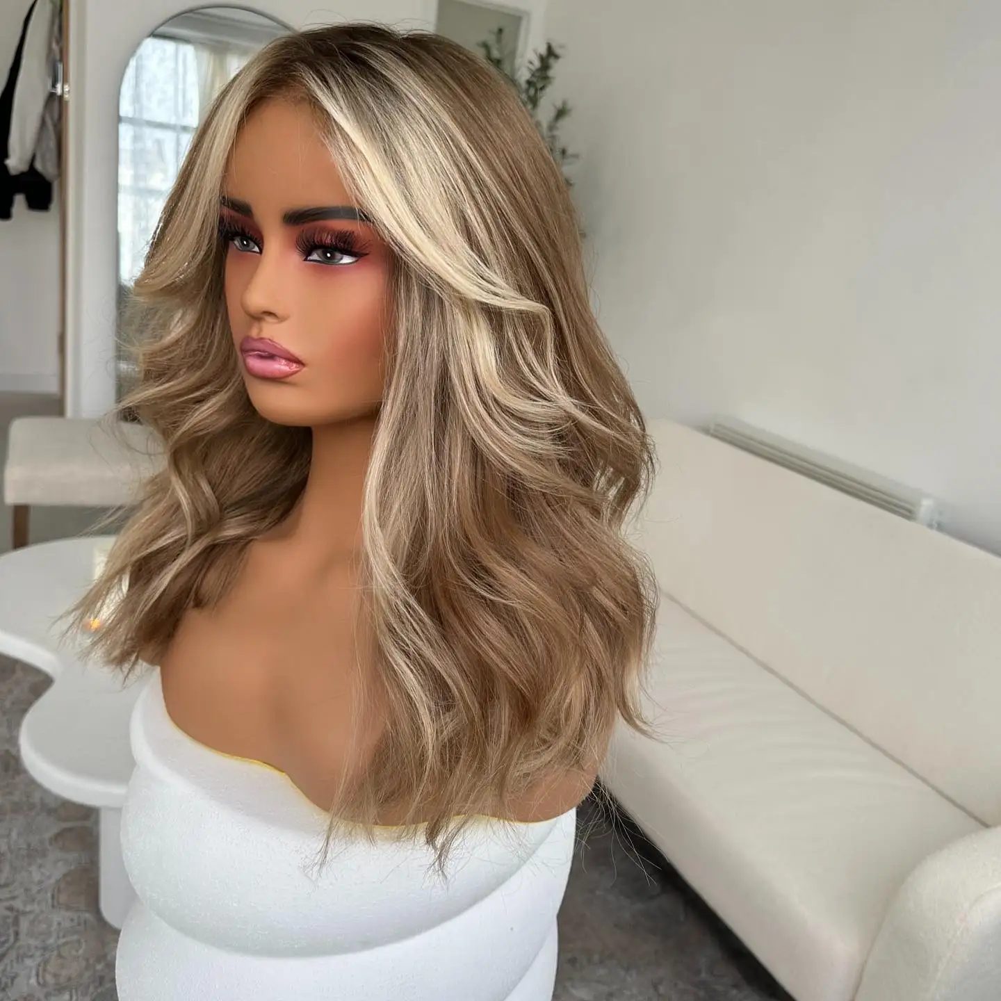 Synthetic Lace Front Wig Dark Brown Middle Part Wig Blonde Highlight Hairline Dark Root Wig Body Wave Medium High Quality Wig
Synthetic Lace Front Wig Dark Brown Middle Part Wig Blonde Highlight Hairline Dark Root Wig Body Wave Medium High Quality Wig