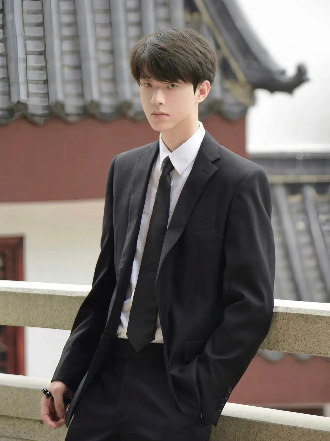Casual Shoulder Pad Suit for Teens Boys And Girls Black Spring Autumn Winter Standard Fit Polyester Viscose Long Sleeve Butto...
Casual Shoulder Pad Suit for Teens Boys And Girls Black Spring Autumn Winter Standard Fit Polyester Viscose Long Sleeve Butto...