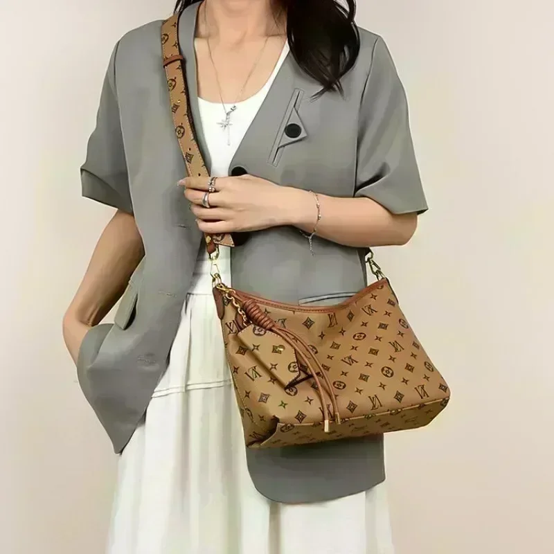 Stylish Trendy Diaper Bag Commuter Solid Color Ladies Tote Messenger Crossbody Purse Elegant Classic Paris
Stylish Trendy Diaper Bag Commuter Solid Color Ladies Tote Messenger Crossbody Purse Elegant Classic Paris
