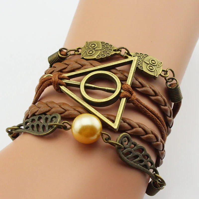 Retro Gold Color Snitch Deathly Hallows Chains Hogwarts Magic Academy Harry Potter The Deathly Hallows Bracelet for Fans Gifts
Retro Gold Color Snitch Deathly Hallows Chains Hogwarts Magic Academy Harry Potter The Deathly Hallows Bracelet for Fans Gifts