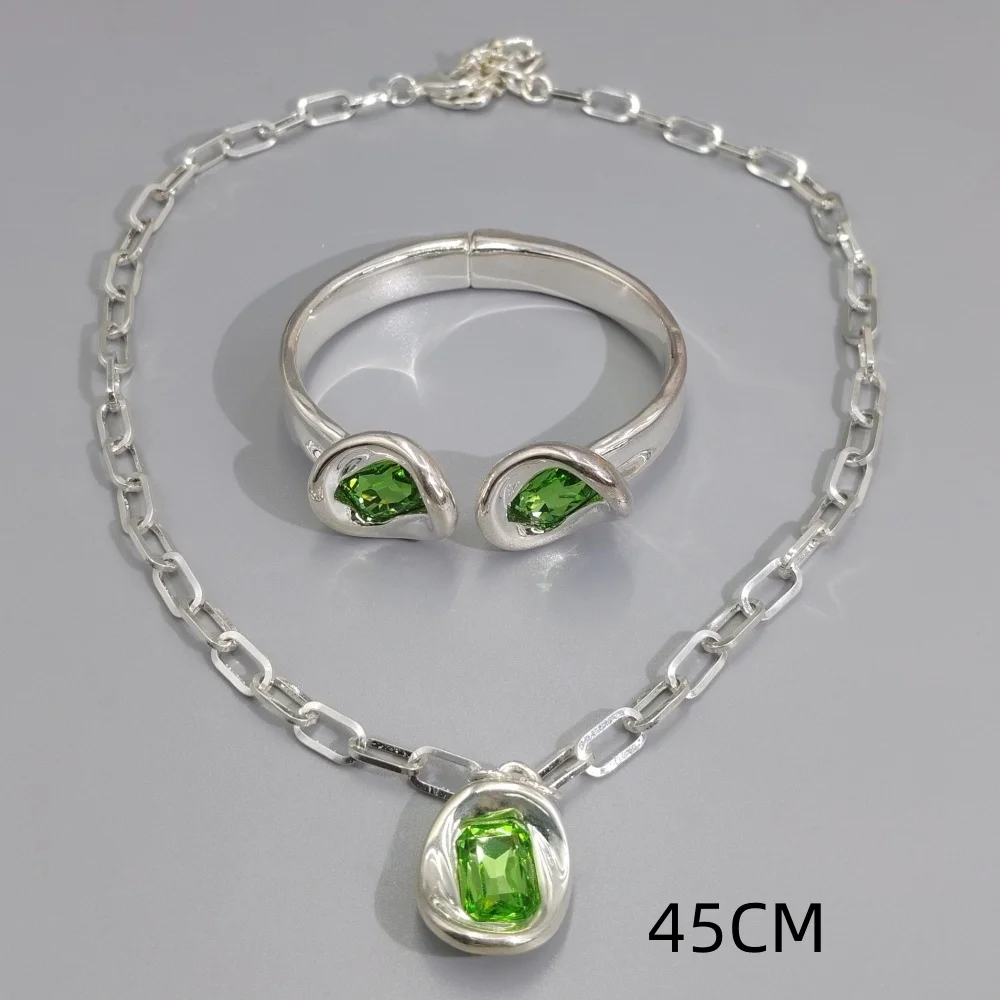 2026 Spring Bright and Beautiful Colored Crystal Bracelet Necklace Jewelry Two Piece Set Banquet Gift
2026 Spring Bright and Beautiful Colored Crystal Bracelet Necklace Jewelry Two Piece Set Banquet Gift