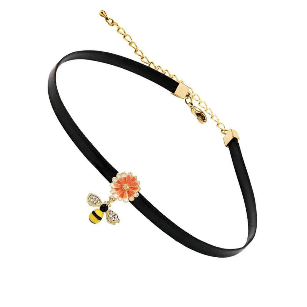 Beautiful Bee Flower Choker Necklace Lasting Luster Choker for Women Stylish Neck Accessory Perfect for Layering
Beautiful Bee Flower Choker Necklace Lasting Luster Choker for Women Stylish Neck Accessory Perfect for Layering