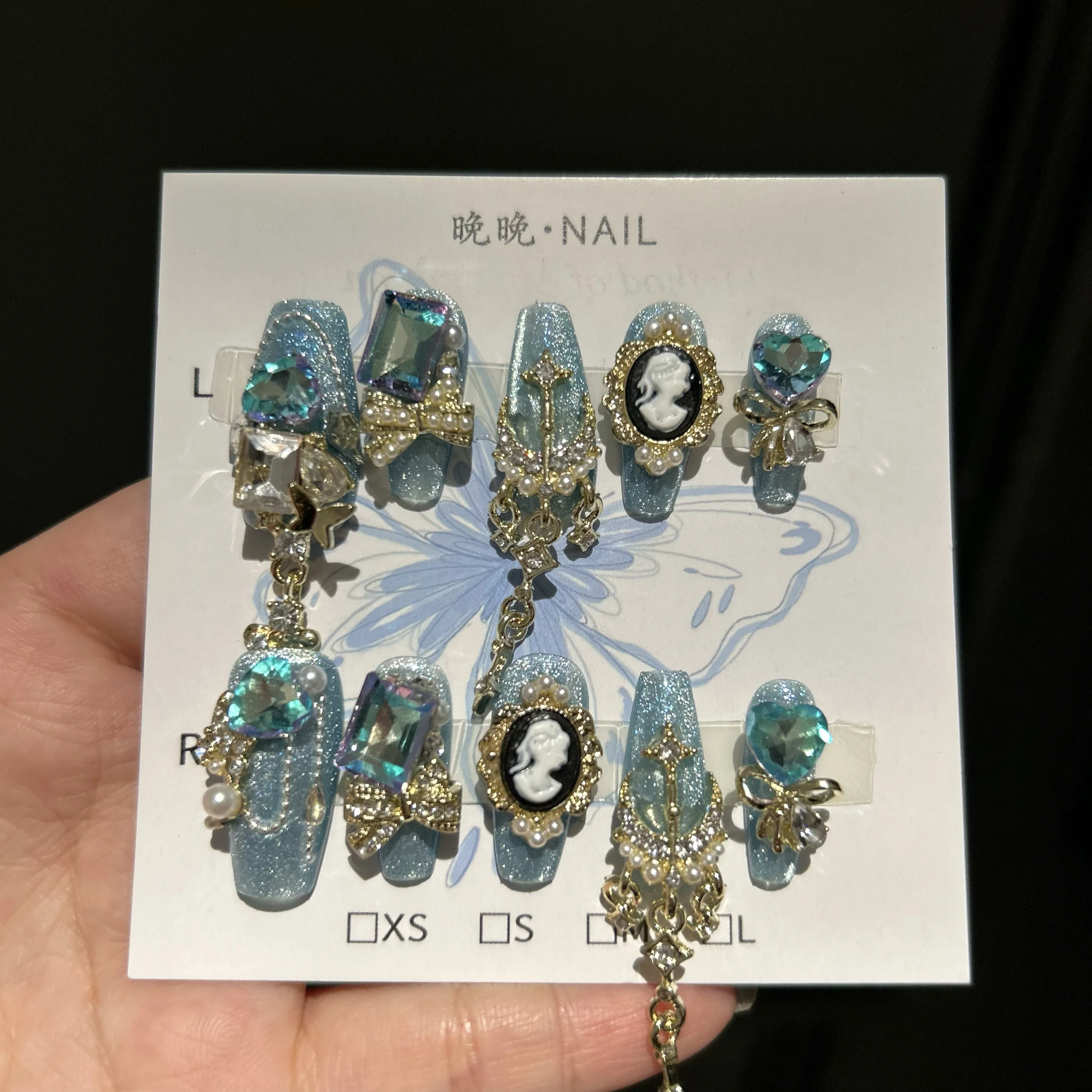 Pure Hand-worn Armor Luxury Heavy Industry Polarized Blue Gold Chain Handmade Nail Patch Removable
Pure Hand-worn Armor Luxury Heavy Industry Polarized Blue Gold Chain Handmade Nail Patch Removable