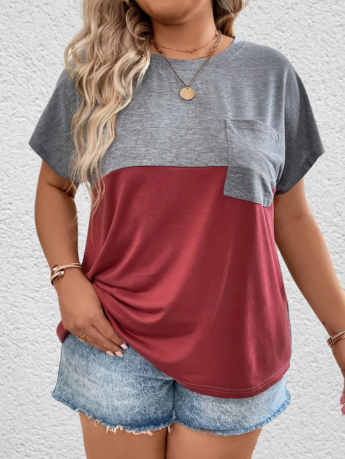 Plus Size 1Xl-5XL Short sleeved Women's Fashion T-shirt with a contrasting crewneck V Neck Short Sleeve Loose Summer T-Shirt
Plus Size 1Xl-5XL Short sleeved Women's Fashion T-shirt with a contrasting crewneck V Neck Short Sleeve Loose Summer T-Shirt