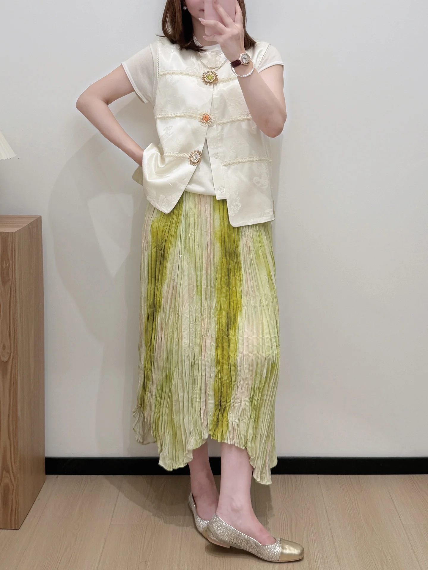 Spring Summer Ultra Slim Artistic Segment Dyeing Pleated Design Skirt Standard Fit Midi Skirts for Middle-Aged Women
Spring Summer Ultra Slim Artistic Segment Dyeing Pleated Design Skirt Standard Fit Midi Skirts for Middle-Aged Women