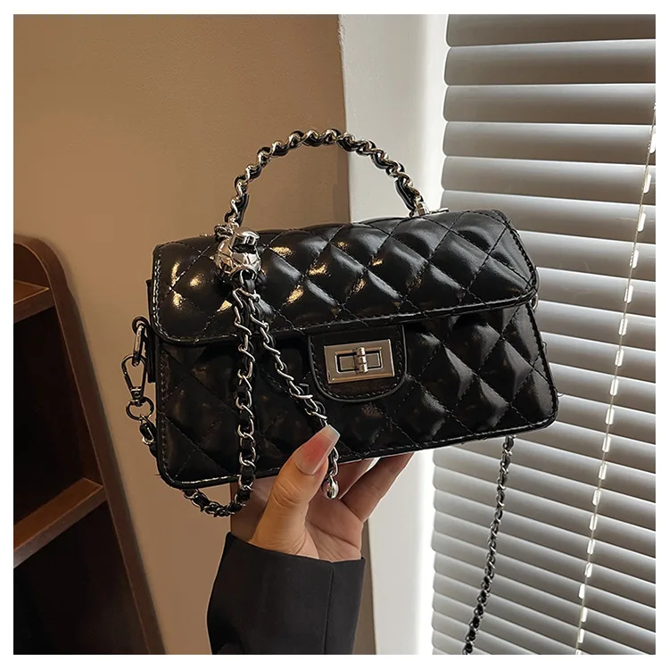 2025 Summer, Korean Xiaoxiangfeng Diamond Quilted Chain Bag, Lock Buckle, Shoulder/Crossbody, Fashionable & Versatile
2025 Summer, Korean Xiaoxiangfeng Diamond Quilted Chain Bag, Lock Buckle, Shoulder/Crossbody, Fashionable & Versatile