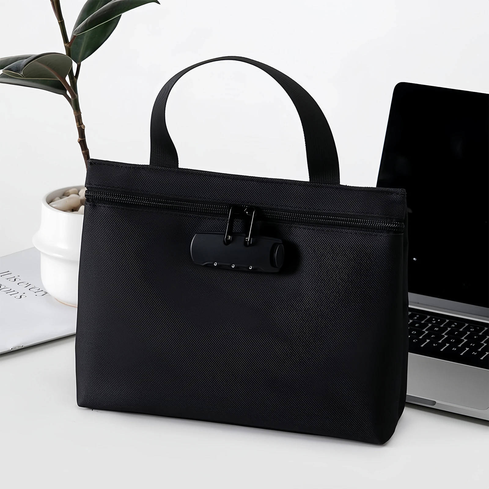 Сумка с замком для денег 14 дюймов A4, набор принадлежностей для документов, нотари, водонепроницаемая запираемая водонепроницаемая безопасная сумка для хранения документов, дорожная сумка для переноски
Сумка с замком для денег 14 дюймов A4, набор принадлежностей для документов, нотари, водонепроницаемая запираемая водонепроницаемая безопасная сумка для хранения документов, дорожная сумка для переноски