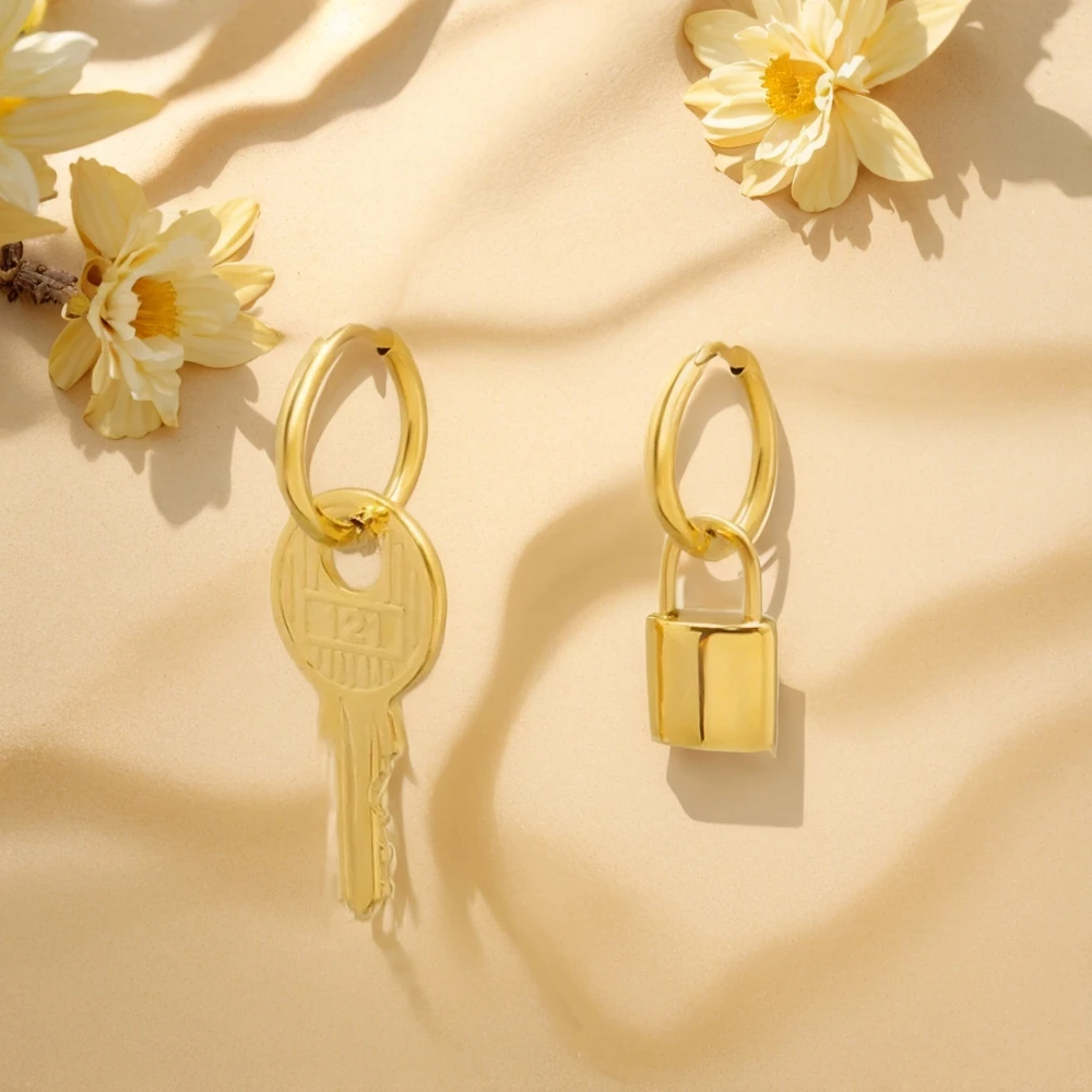 Women's Earrings Spicy Girl Personality Style Key Lock Stainless Steel Fashion Versatile Jewelry Accessories
Women's Earrings Spicy Girl Personality Style Key Lock Stainless Steel Fashion Versatile Jewelry Accessories