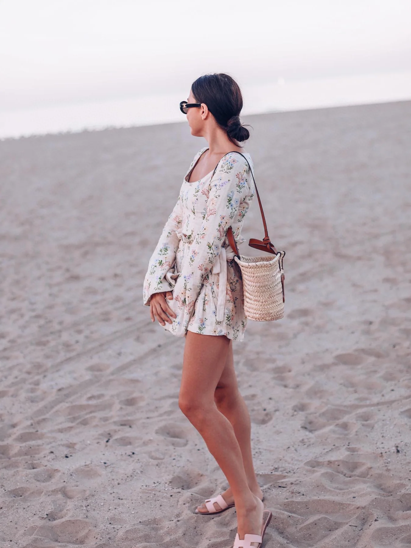 100% Linen Women's Shorts Set Spring Summer 2025 Flower Print Flare Sleeve Top + Bow Decoration Elastic Waist Short Pants Suit
100% Linen Women's Shorts Set Spring Summer 2025 Flower Print Flare Sleeve Top + Bow Decoration Elastic Waist Short Pants Suit