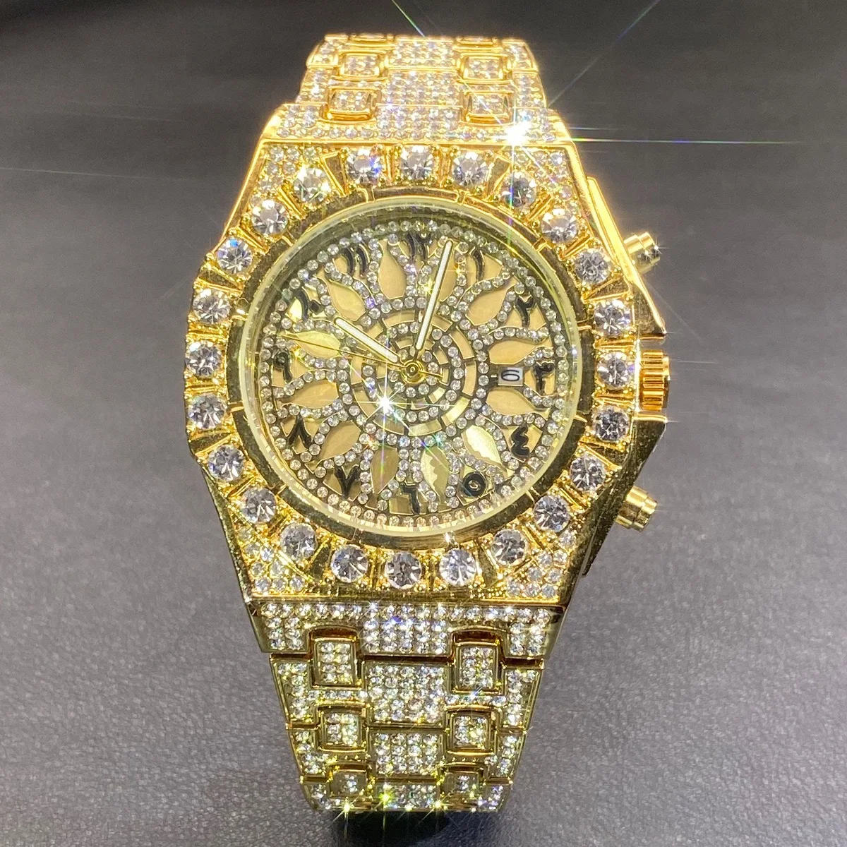 Men Hip-Hop Watch Luxury Ice Crystal Full Diamond Watch Fashionable Gold Dial Water-Resistant Weekly Display Quartz Wristwatch
Men Hip-Hop Watch Luxury Ice Crystal Full Diamond Watch Fashionable Gold Dial Water-Resistant Weekly Display Quartz Wristwatch