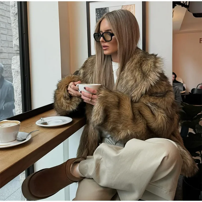 Luxury Brown Women's Fluffy Faux Fur Warm Short Coat Chic Lapel Collar Long Sleeve Furry Jacket Winter 2024 Lady High Streetwear
Luxury Brown Women's Fluffy Faux Fur Warm Short Coat Chic Lapel Collar Long Sleeve Furry Jacket Winter 2024 Lady High Streetwear
