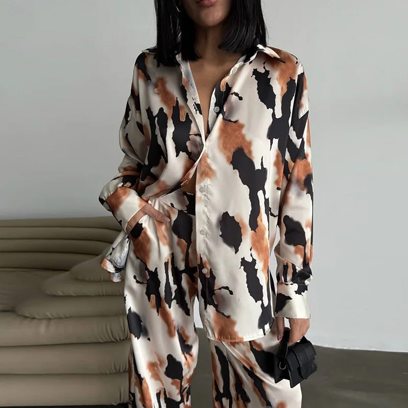 Trendy Color Blocked Long Sleeve Shirts 2 Piece Leisure Lapel Single Breasted Shirts&Wide Leg Suits Women New Loose Homewear Set
Trendy Color Blocked Long Sleeve Shirts 2 Piece Leisure Lapel Single Breasted Shirts&Wide Leg Suits Women New Loose Homewear Set