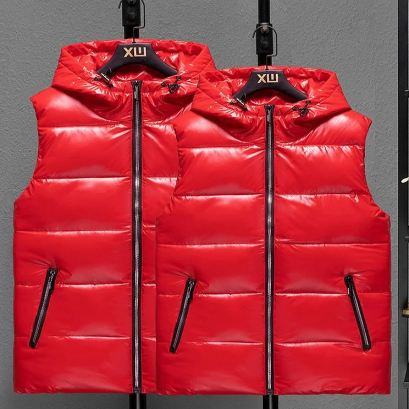 Зимний мужской жилет 2025 года, трендовая глянцевая накидка с пухом для подростков, мальчиков, пар, легкий компактный подарок, готовое зимнее пальто
Зимний мужской жилет 2025 года, трендовая глянцевая накидка с пухом для подростков, мальчиков, пар, легкий компактный подарок, готовое зимнее пальто 