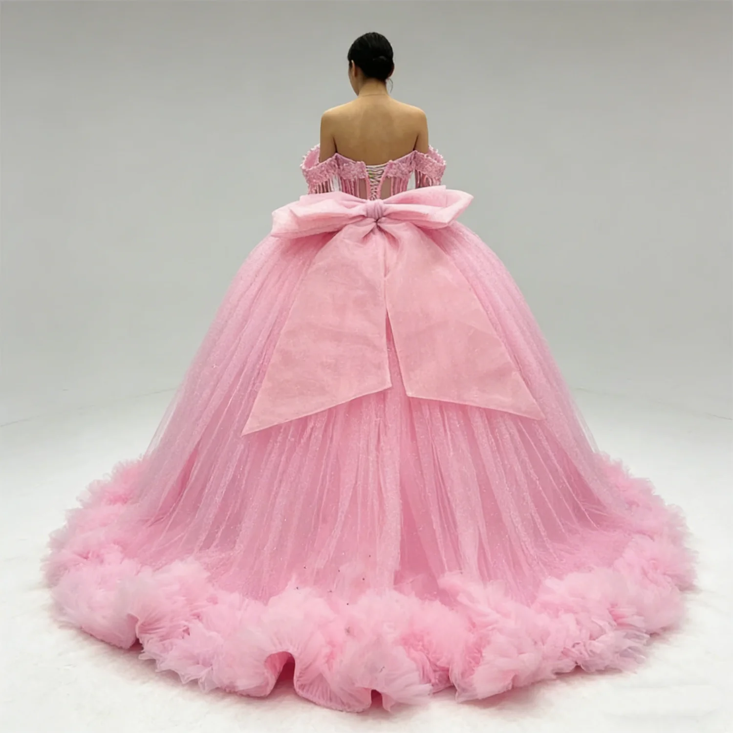 Luxury Pink Princess 15th Girl Quinceanera Dresses Off Shoulder Lace Applique Bowknot Ball Gown Prom Party Pageant Customized
Luxury Pink Princess 15th Girl Quinceanera Dresses Off Shoulder Lace Applique Bowknot Ball Gown Prom Party Pageant Customized