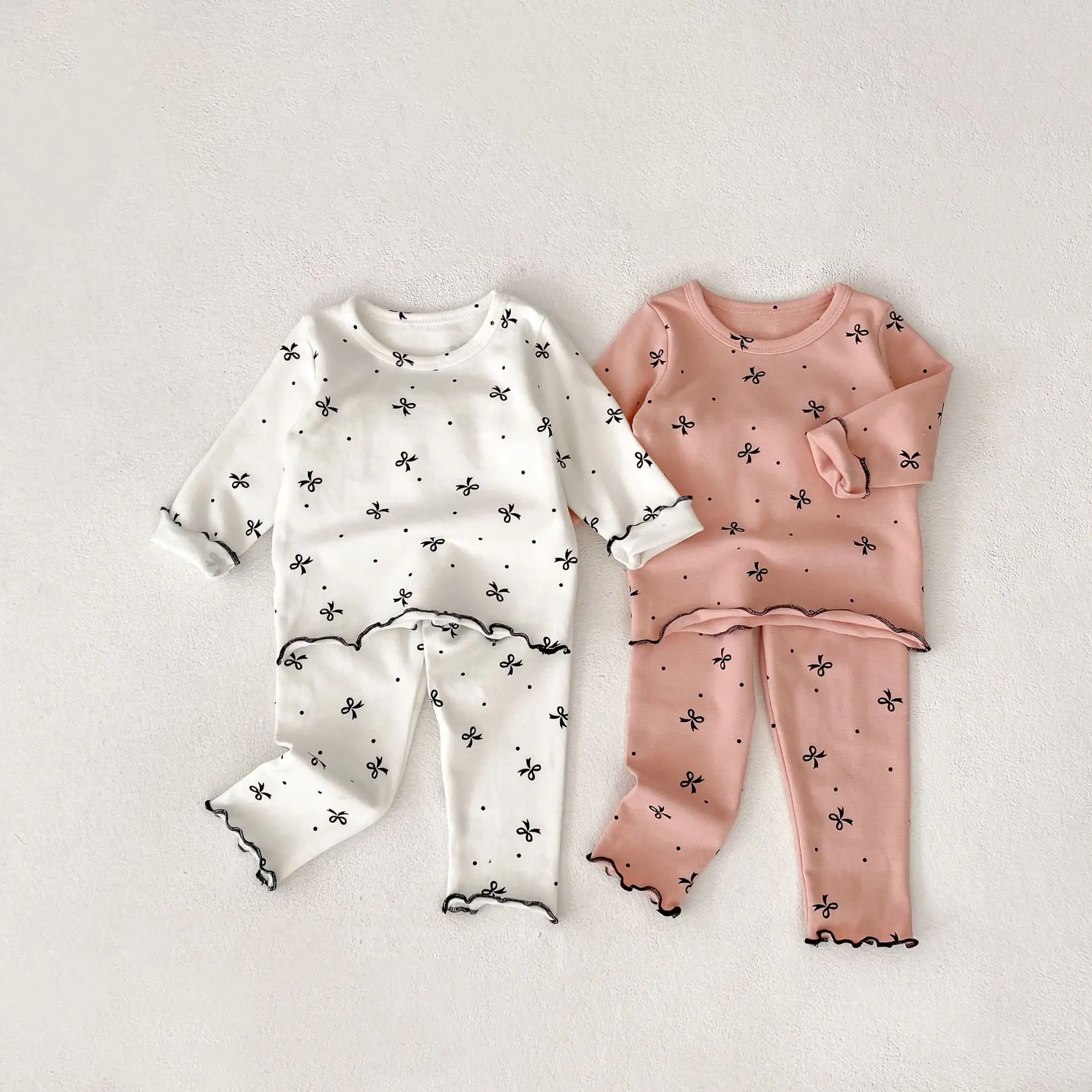 Новая осенняя одежда для малышей 0-3 лет, милый комплект для маленьких девочек, мягкий осенний комплект одежды, пижамы
Новая осенняя одежда для малышей 0-3 лет, милый комплект для маленьких девочек, мягкий осенний комплект одежды, пижамы