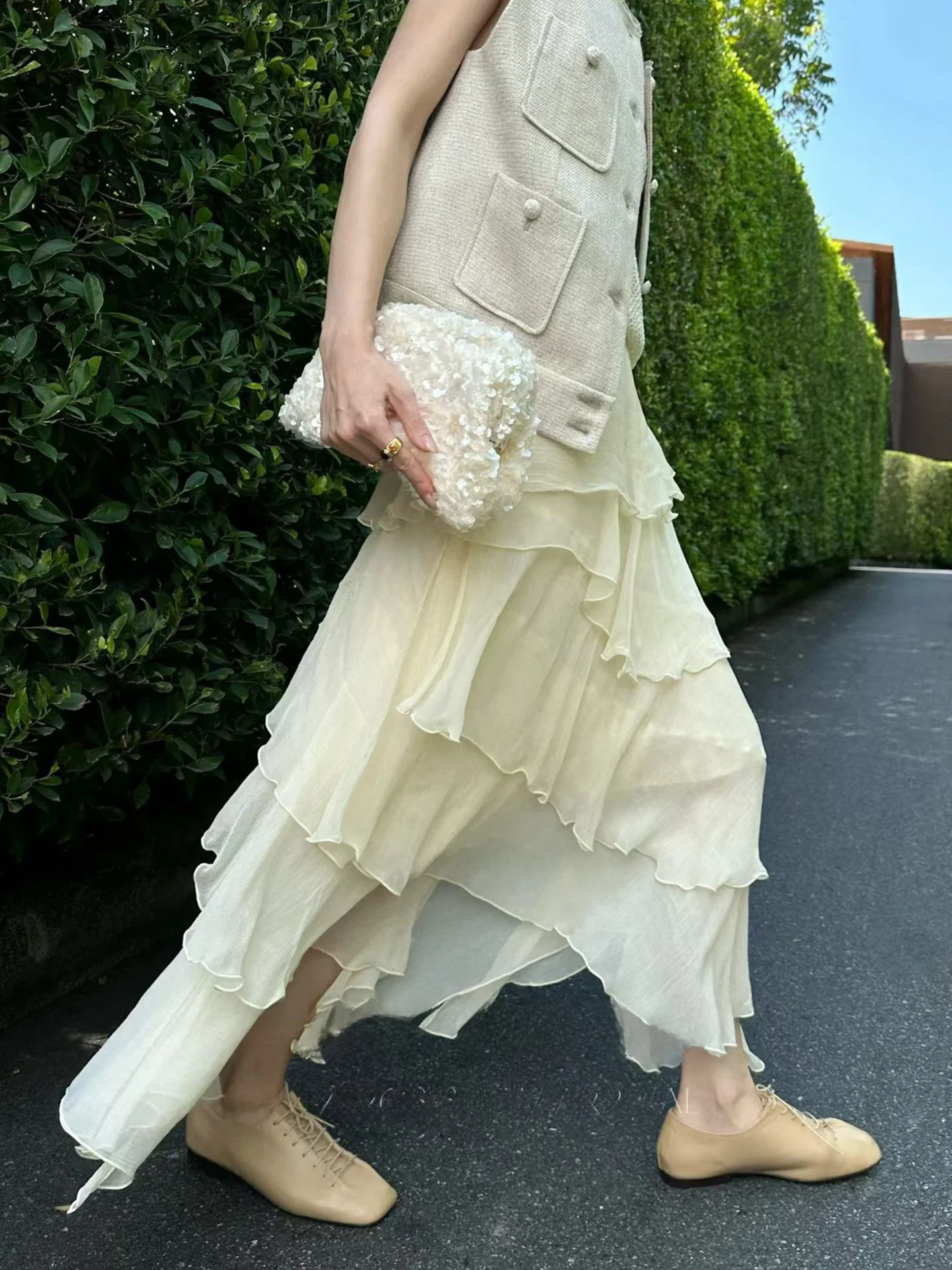 Весна 2026 Женская юбка-миди с асимметричными лепестками, эффектом драпировки, многоярусная, свободного кроя, на подкладке, с ручной глажкой
Весна 2026 Женская юбка-миди с асимметричными лепестками, эффектом драпировки, многоярусная, свободного кроя, на подкладке, с ручной глажкой