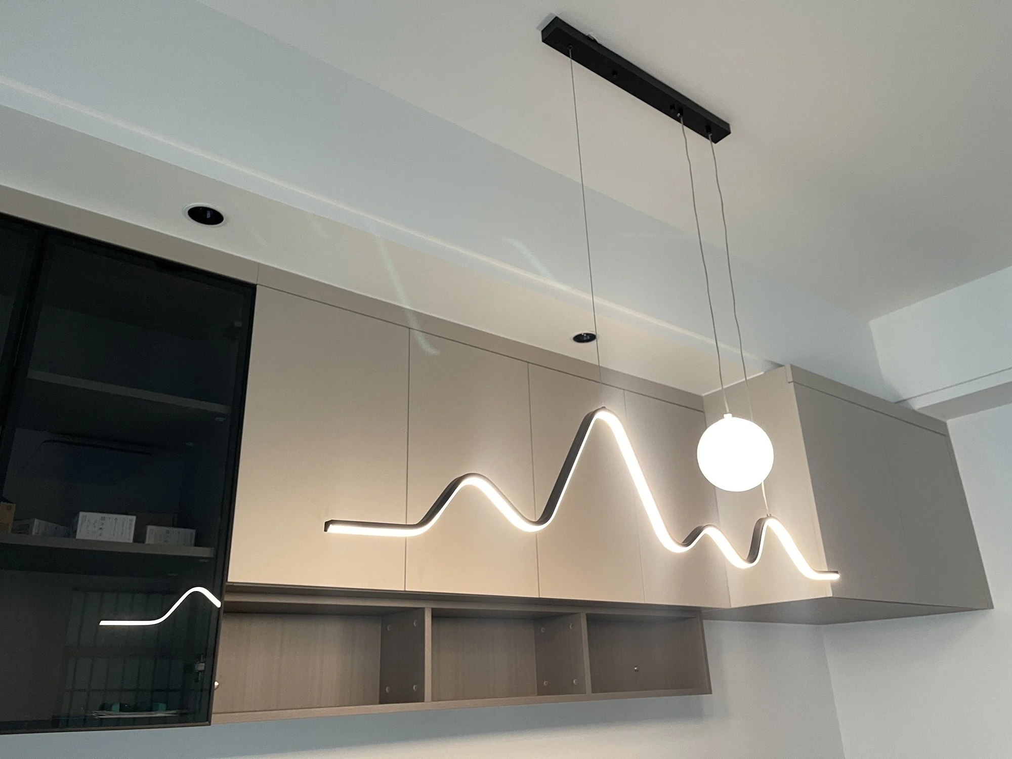 2025 Modern minimalist dining room, living room chandelier, moon lamp, minimalist long bar dining room lamp
2025 Modern minimalist dining room, living room chandelier, moon lamp, minimalist long bar dining room lamp