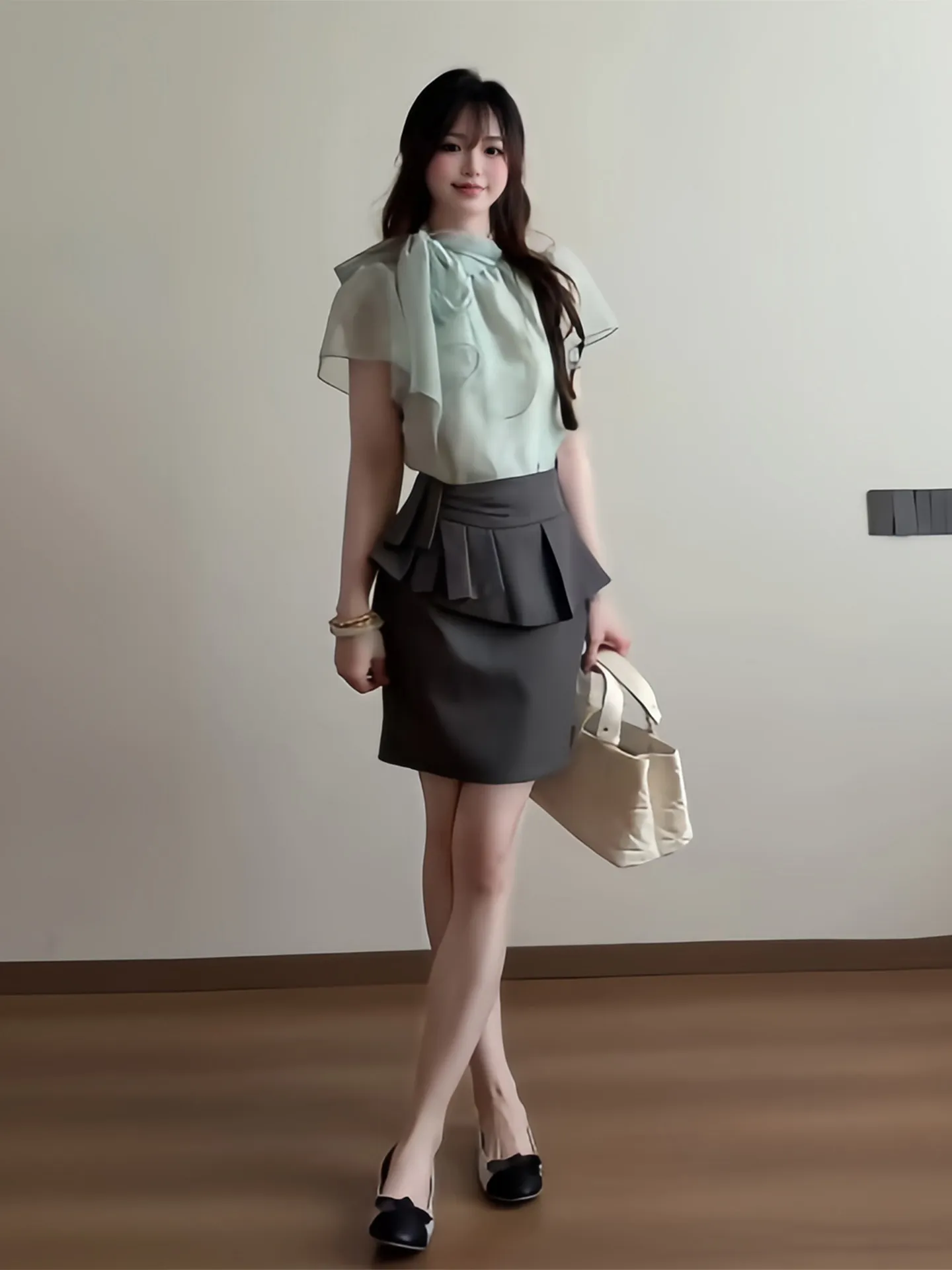 Unique Beautiful Gentle Green Short Skirt Two-Piece Set Design Sensation Summer Fashion Women's Clothing Soft Style Ensemble
Unique Beautiful Gentle Green Short Skirt Two-Piece Set Design Sensation Summer Fashion Women's Clothing Soft Style Ensemble