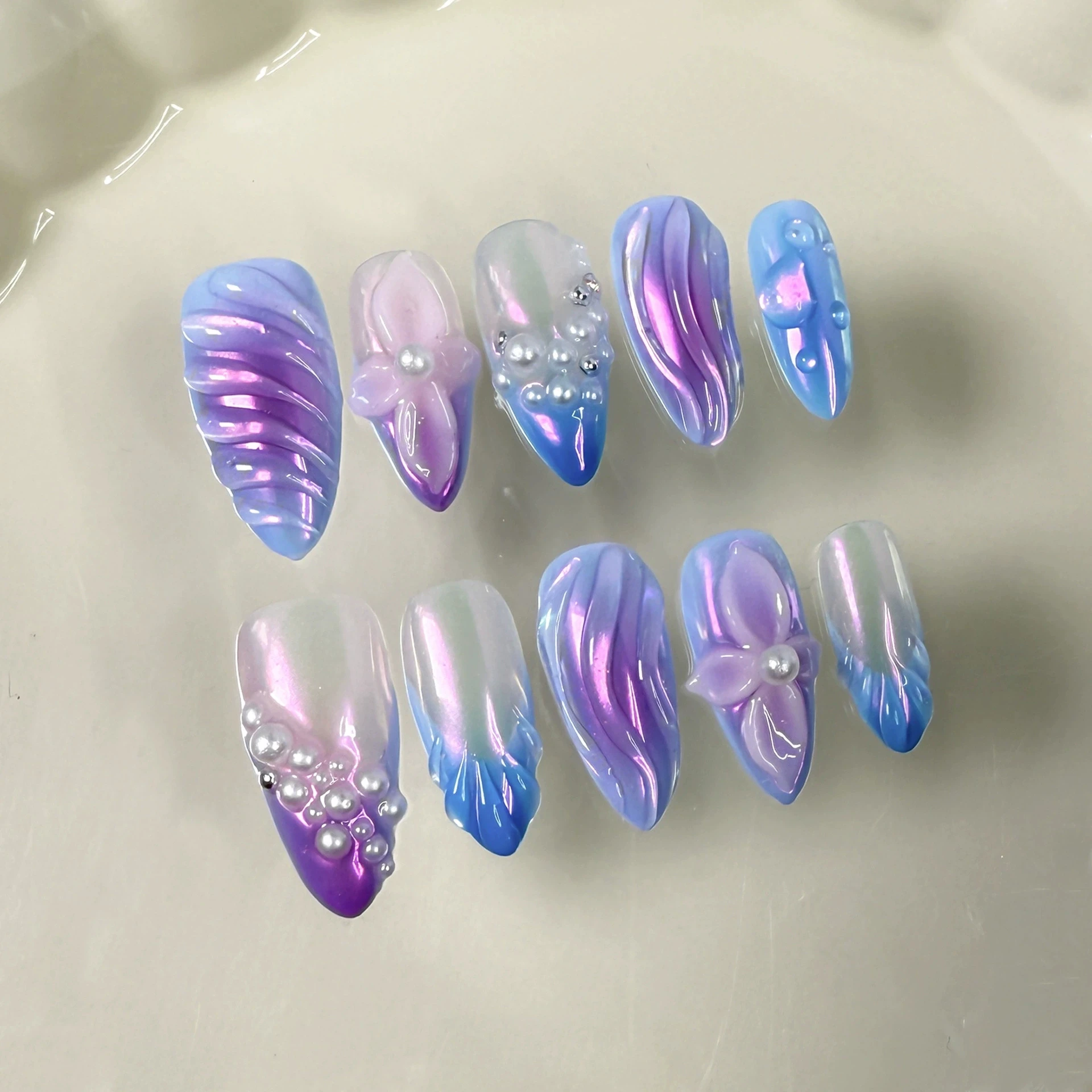 Handmade Press On Nails Long 3D Carved False Nails Aurora Blush Fake Y2k Nails Crystal Stripes Decor Fashion Almond French Tip
Handmade Press On Nails Long 3D Carved False Nails Aurora Blush Fake Y2k Nails Crystal Stripes Decor Fashion Almond French Tip